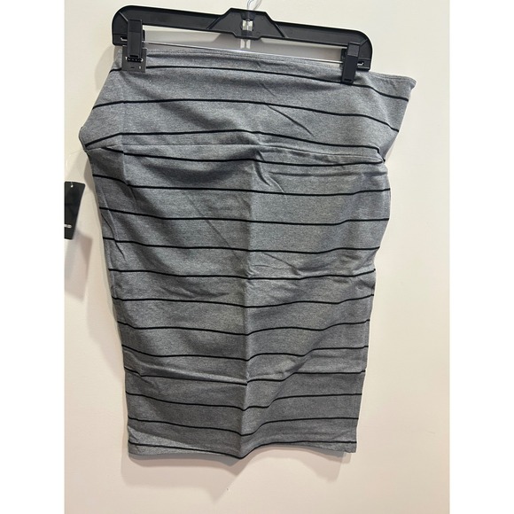 Torrid Women's Gray & Black Striped Stretch Knit Bodycon Mini Skirt Plus Size - Picture 3 of 4